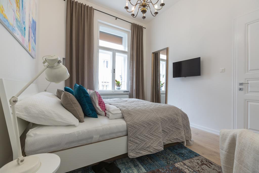 Montevideo Apartment Zagreb Bagian luar foto